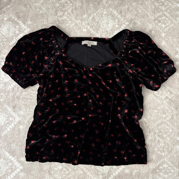 LOFT Velvety Black Puff Sleeves Flowy Top Medium - Picture 1 of 6